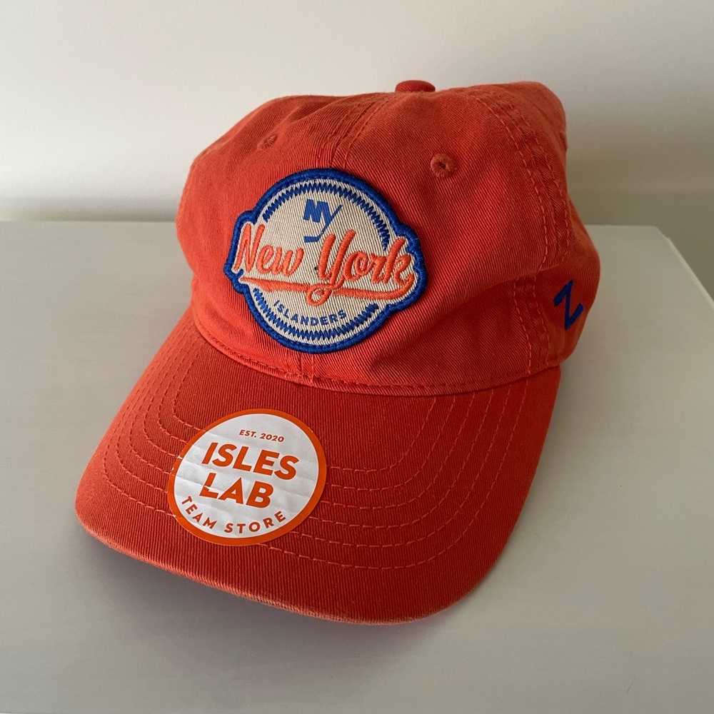 NWT NHL New York Islanders Hockey Cap hat